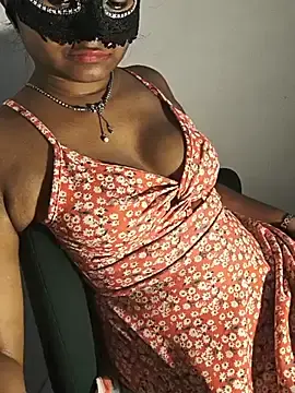 Stripchat Free Porn Cam of DIRTYSECRET_QUEEN_07