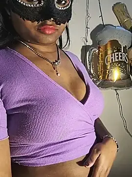 Stripchat Live Porn of DIRTYSECRET_QUEEN_07