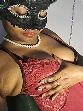 Stripchat Live Sex Cam of DIRTYSECRET_QUEEN_07