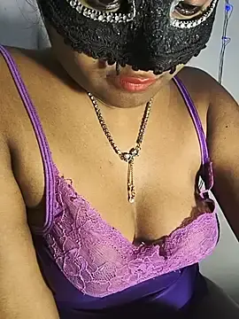 Stripchat Adult Webcam of DIRTYSECRET_QUEEN_07