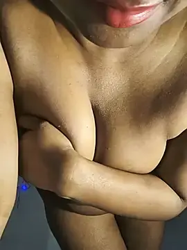 Stripchat Live Porn of DIRTYSECRET_QUEEN_07