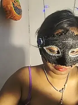 Stripchat Free Porn Cam of DIRTYSECRET_QUEEN_07