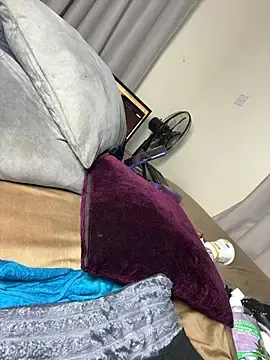 Stripchat Free Porn Cam of Hugemassivebootie