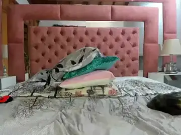 Stripchat Adult Webcam of briana_wonder69xxx