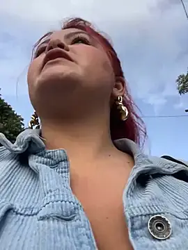 Stripchat Watch Live Sex Cams of lia_moon77