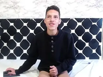 Stripchat Watch Live Sex Cams of thiago19s