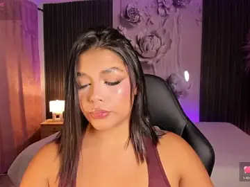 Stripchat Free Porn Cam of ShaniaDaniels