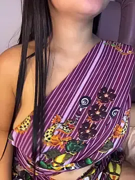 Stripchat Live Porn of shara_queen1