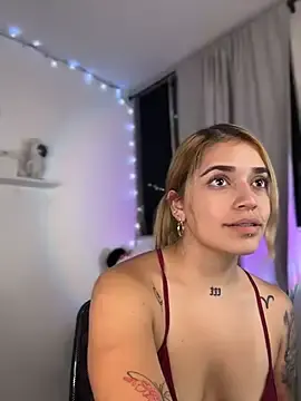 Stripchat Sex Cam of JoselinFlower_