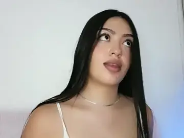 Stripchat Sex Cam of Melanie-Roberts