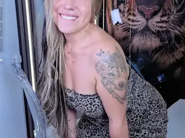 Stripchat Best live sex cam show of _ManuVeelez