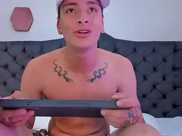 Stripchat Adult Webcam of two_milkyway