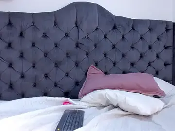 Stripchat Free Porn Cam of two_milkyway