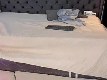 Stripchat Free Porn Cam of two_milkyway