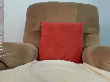 Stripchat Live Sex Cam of selfsuckqueen_