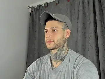 Stripchat Adult Webcam of _jamesleandros1