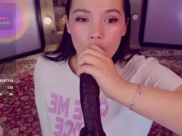 Stripchat Free Porn Cam of Chery_Lady22