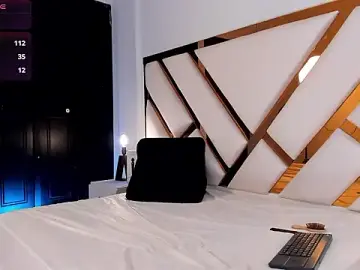 Stripchat Best live sex cam show of Aron_cruz