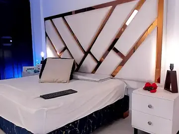 Stripchat Watch Live Sex Cams of Aron_cruz