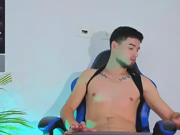 Stripchat Best live sex cam show of EdwardRoss_