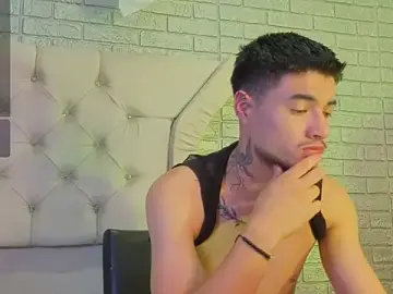 Stripchat Live Sex Cam of EdwardRoss_