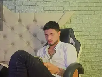 Stripchat Adult Webcam of EdwardRoss_