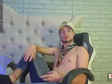 Stripchat Sex Cam of EdwardRoss_
