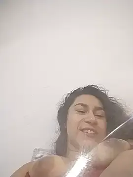 Stripchat Watch Live Sex Cams of yummi_greluda