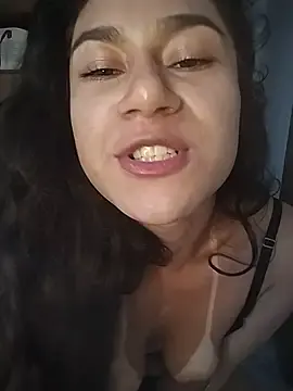 Stripchat Adult Webcam of yummi_greluda