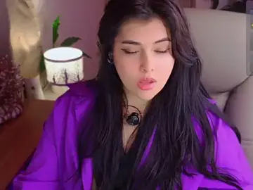 Stripchat Live Sex Cam of Nannicutee