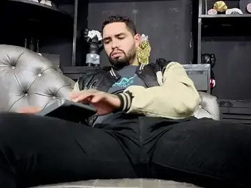 Stripchat Watch Live Sex Cams of matteosantos