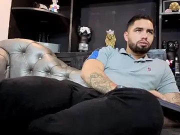 Stripchat Live Sex Cam of matteosantos