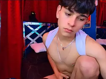 Stripchat Live Sex Cam of Luke_Howland