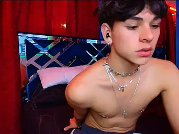 Stripchat Nude Webcam of Luke_Howland