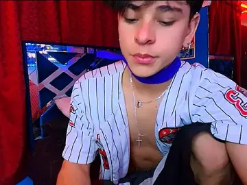 Stripchat Watch Live Sex Cams of Luke_Howland