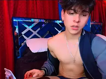 Stripchat Nude Webcam of Luke_Howland