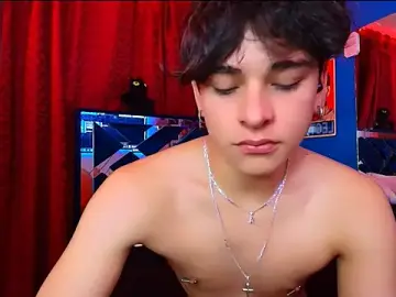 Stripchat Adult Webcam of Luke_Howland