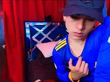 Stripchat Best live sex cam show of Luke_Howland