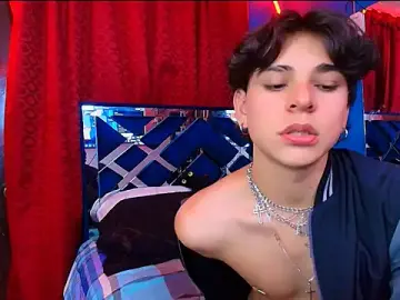 Stripchat Best live sex cam show of Luke_Howland