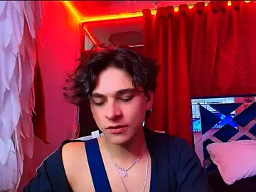 Stripchat Live Sex Cam of Luke_Howland