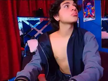 Stripchat Free Live Porn of Luke_Howland