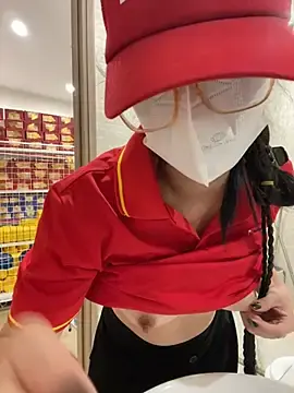 Stripchat Live Porn of Sneaky_Cumshoot