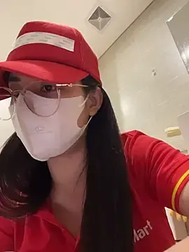 Stripchat Live Sex Cam of Sneaky_Cumshoot