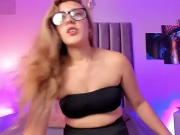 Stripchat Best live sex cam show of Giia_paiige18