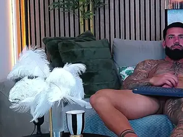 Stripchat Live Sex Cam of masterkingofmusclee