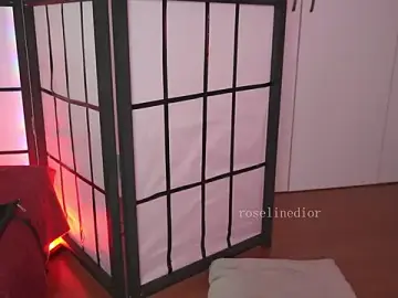 Stripchat Nude Webcam of roselinedior