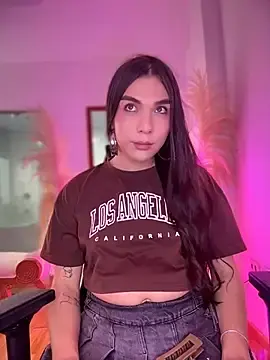 Stripchat Free Porn Cam of saracaball_
