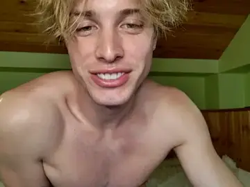 Stripchat Nude Webcam of sashenkka