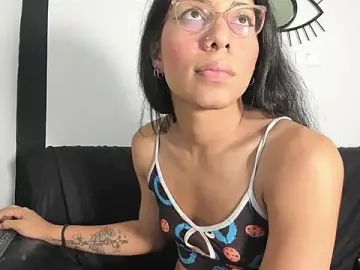Stripchat Best live sex cam show of EmilyGomezLS