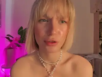 Stripchat Adult Webcam of Ice_Strawberry